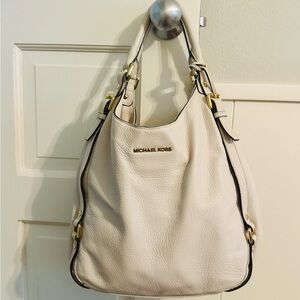Cream Michael Kors Large Hobo Purse. Authentic leather.